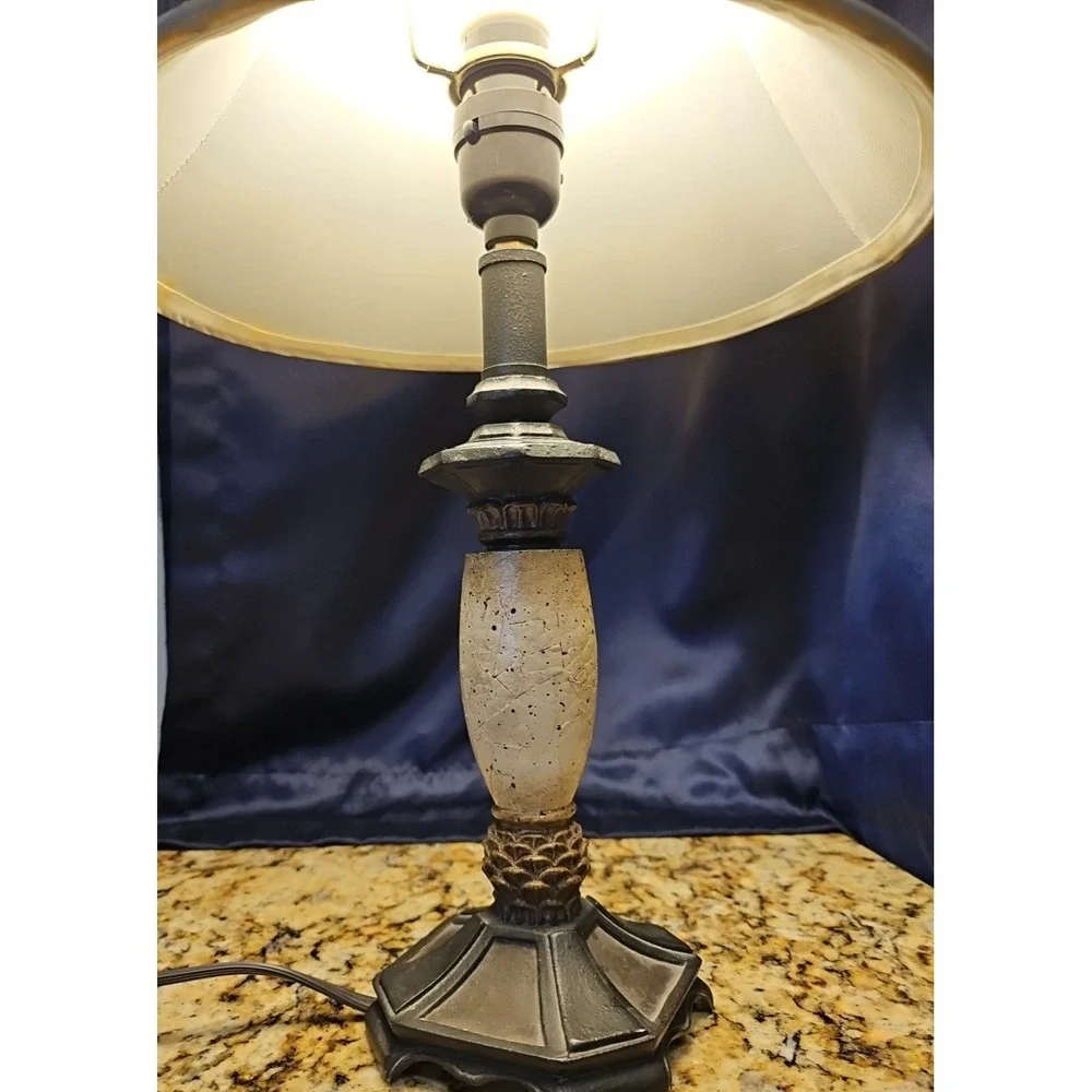 Resin Pinecone Table Lamp 18